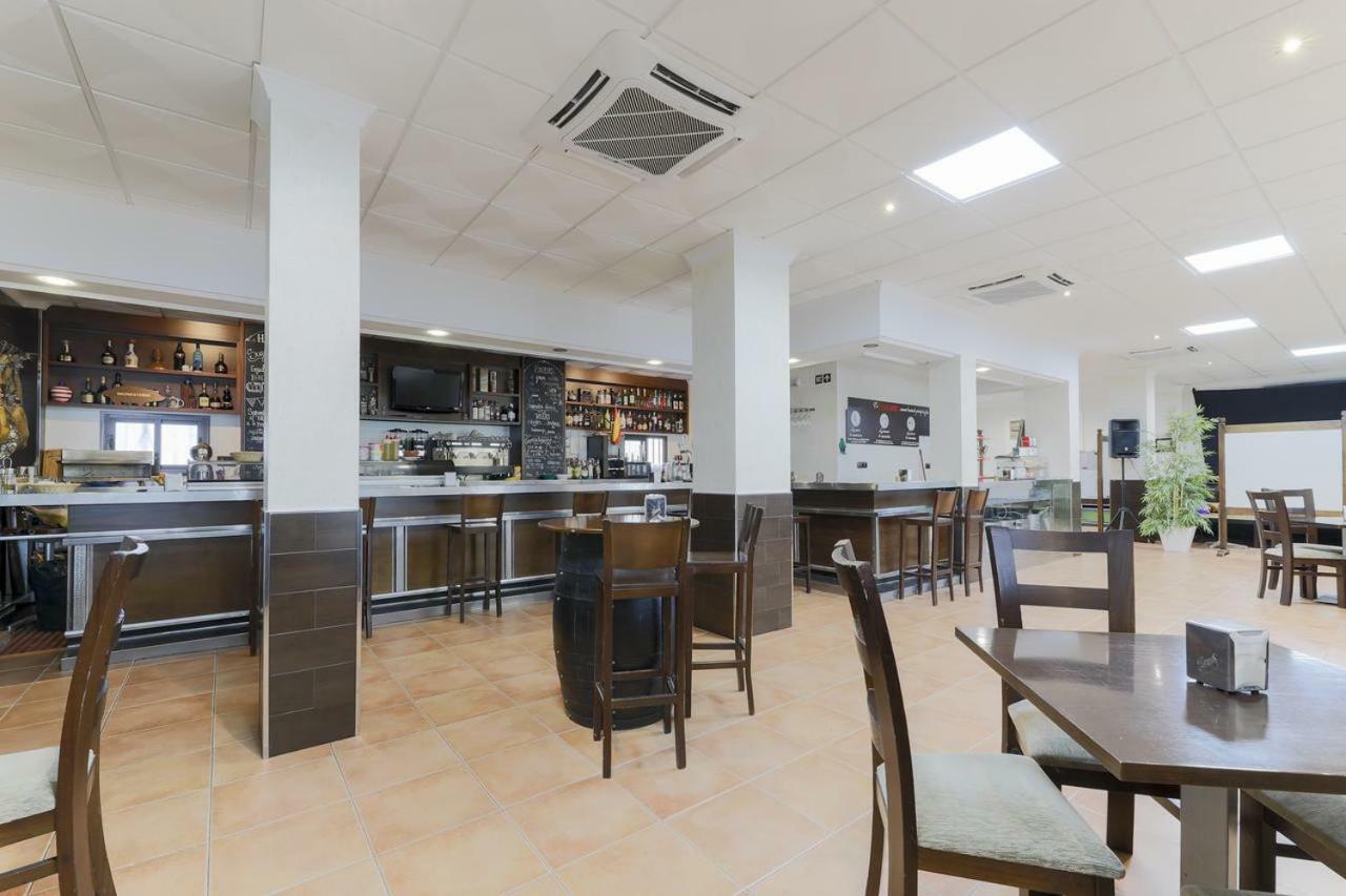 Hotel Restaurante Moya モネステリオ エクステリア 写真