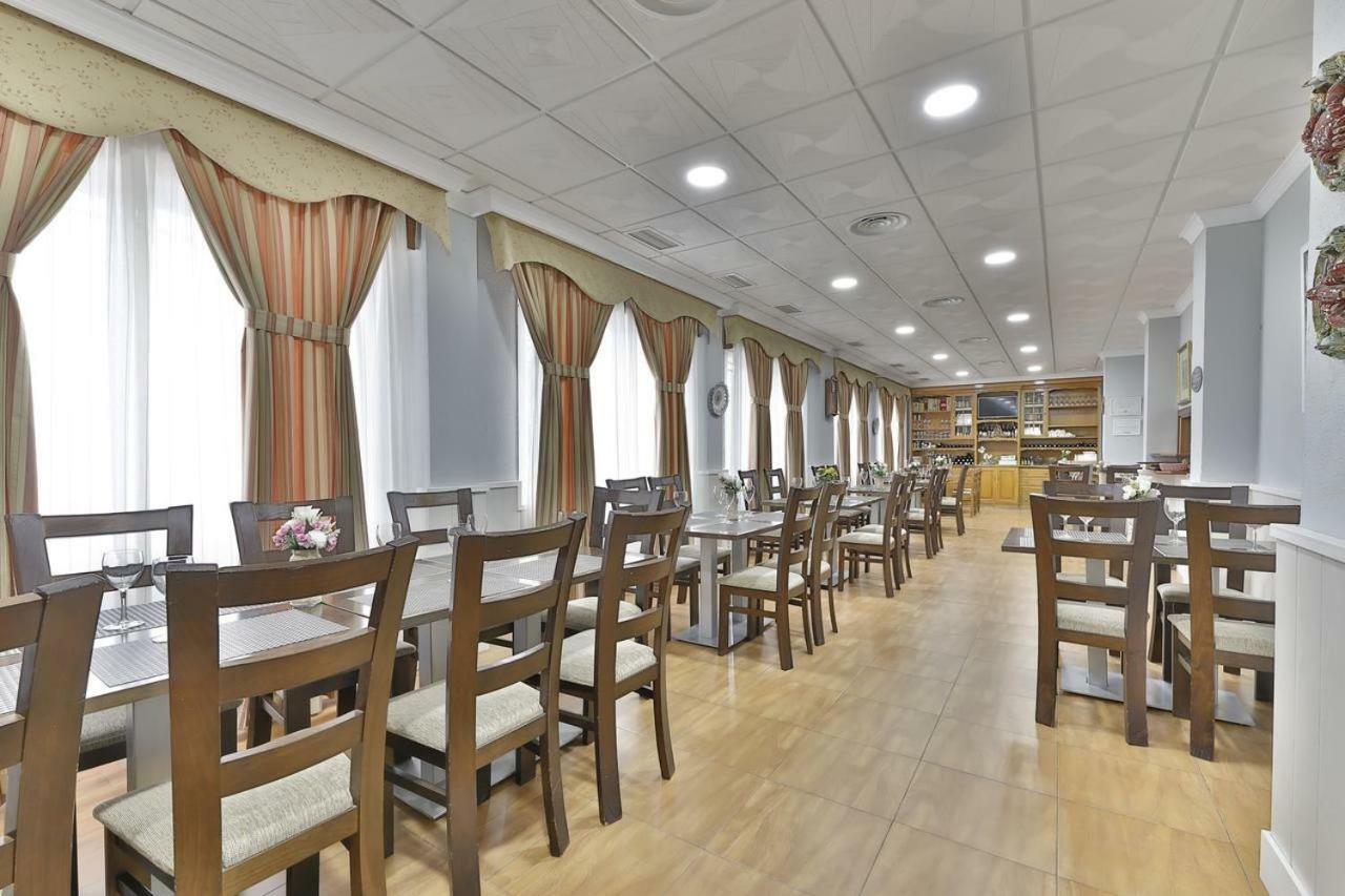 Hotel Restaurante Moya モネステリオ エクステリア 写真
