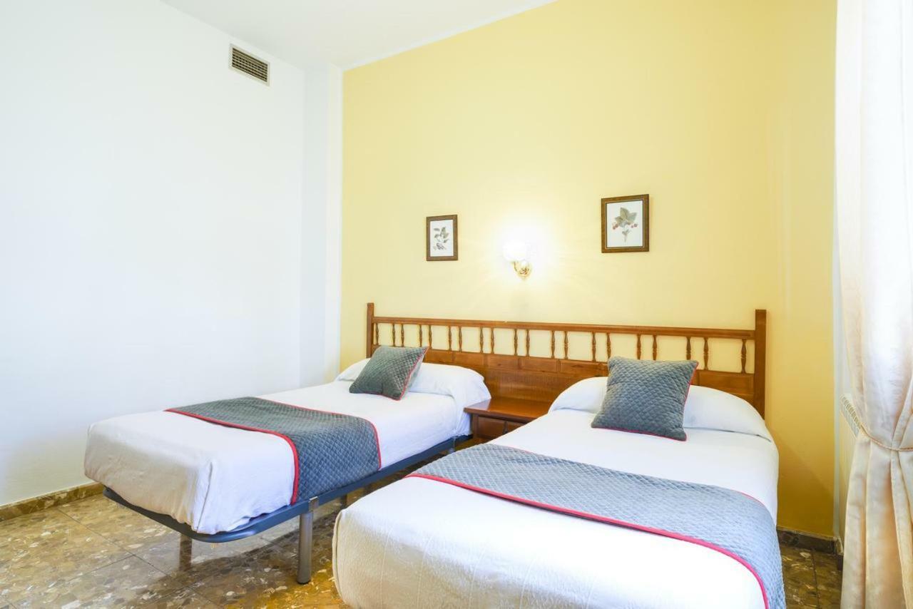 Hotel Restaurante Moya モネステリオ エクステリア 写真